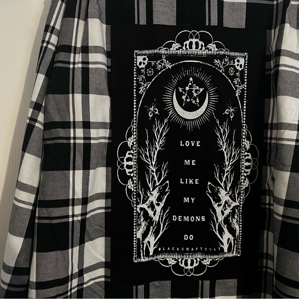 Blackcraft Love Me Like My Demons Do -
Flannel - Picture 8 of 8